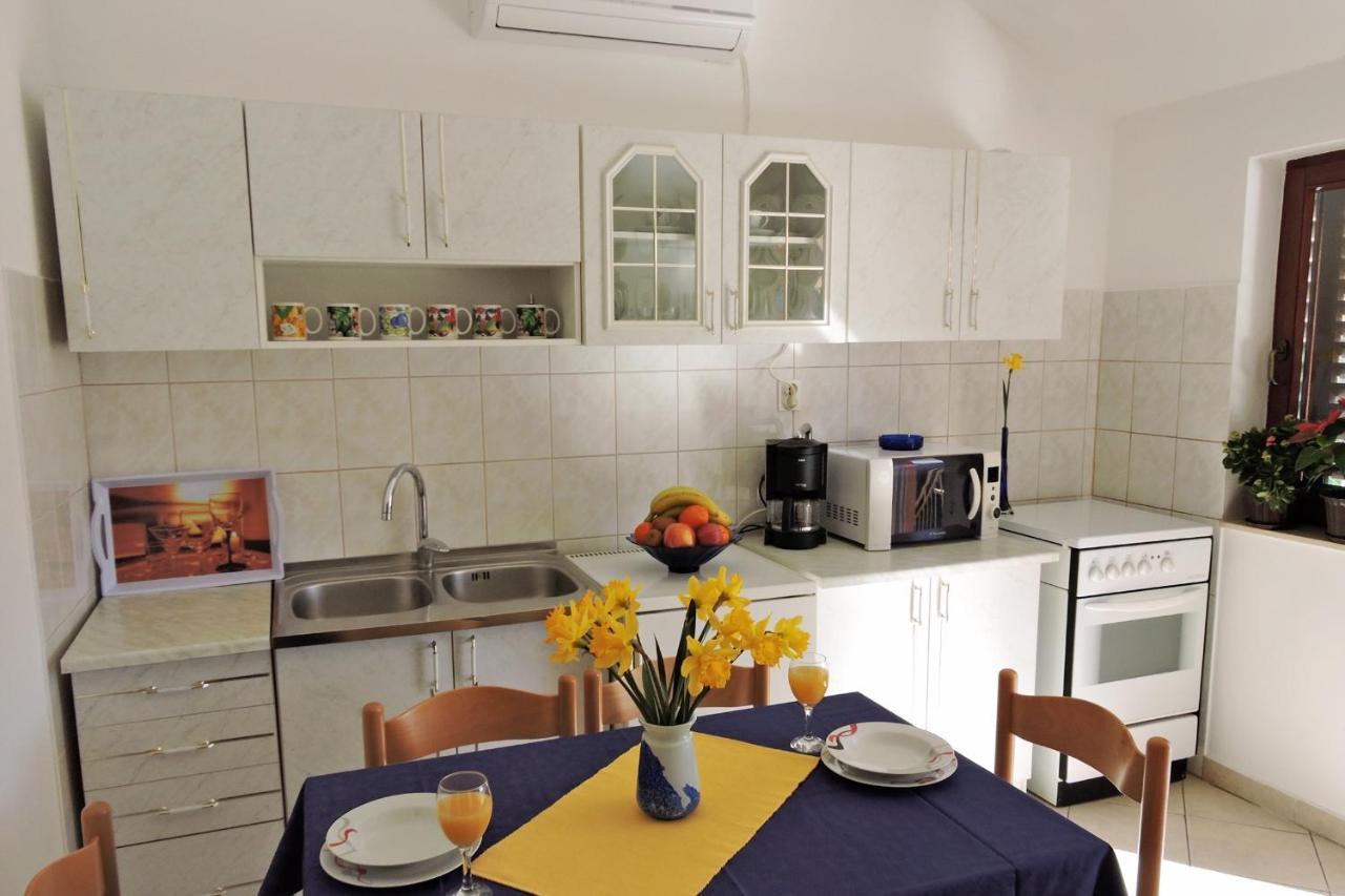 Apartments By The Sea Veli Rat, Dugi Otok - 436 외부 사진