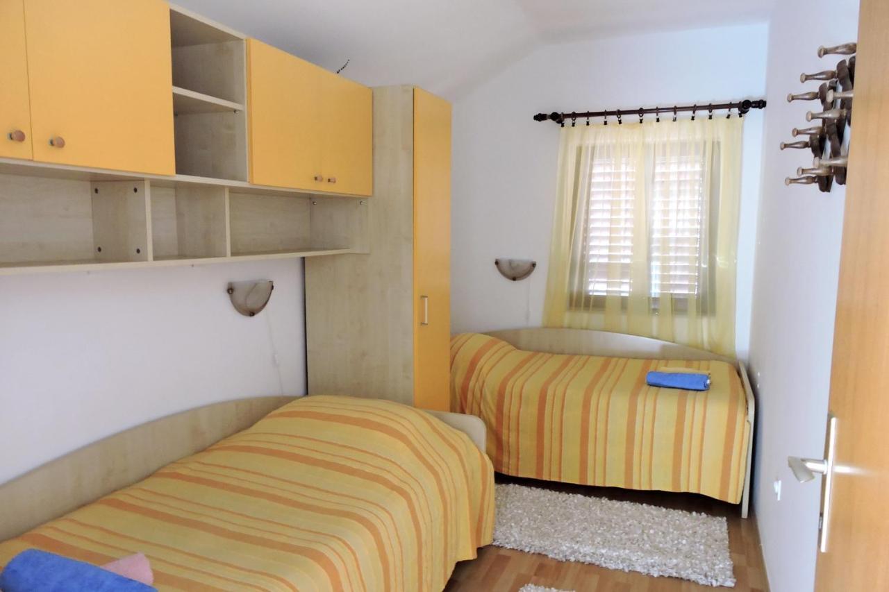 Apartments By The Sea Veli Rat, Dugi Otok - 436 외부 사진